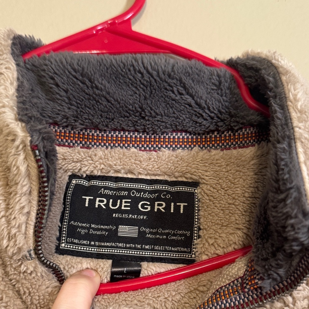 Men’s True Grit Beige Zip Up Sweater - Picture 2 of 7